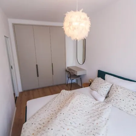 Milie Modern Chic Urban In Wider Centre Apartment Pressburg