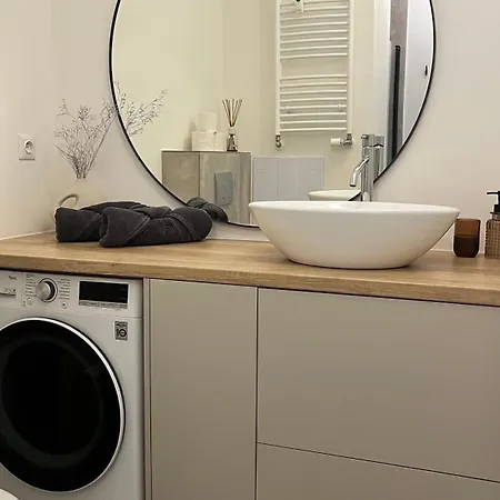 Milie Modern Chic Urban In Wider Centre Apartment Pressburg