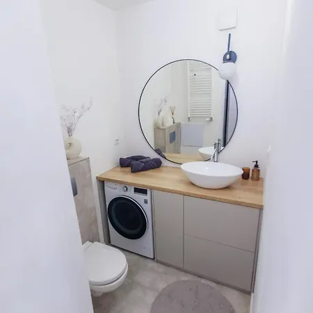 Apartment Milie Modern Chic Urban In Wider Centre